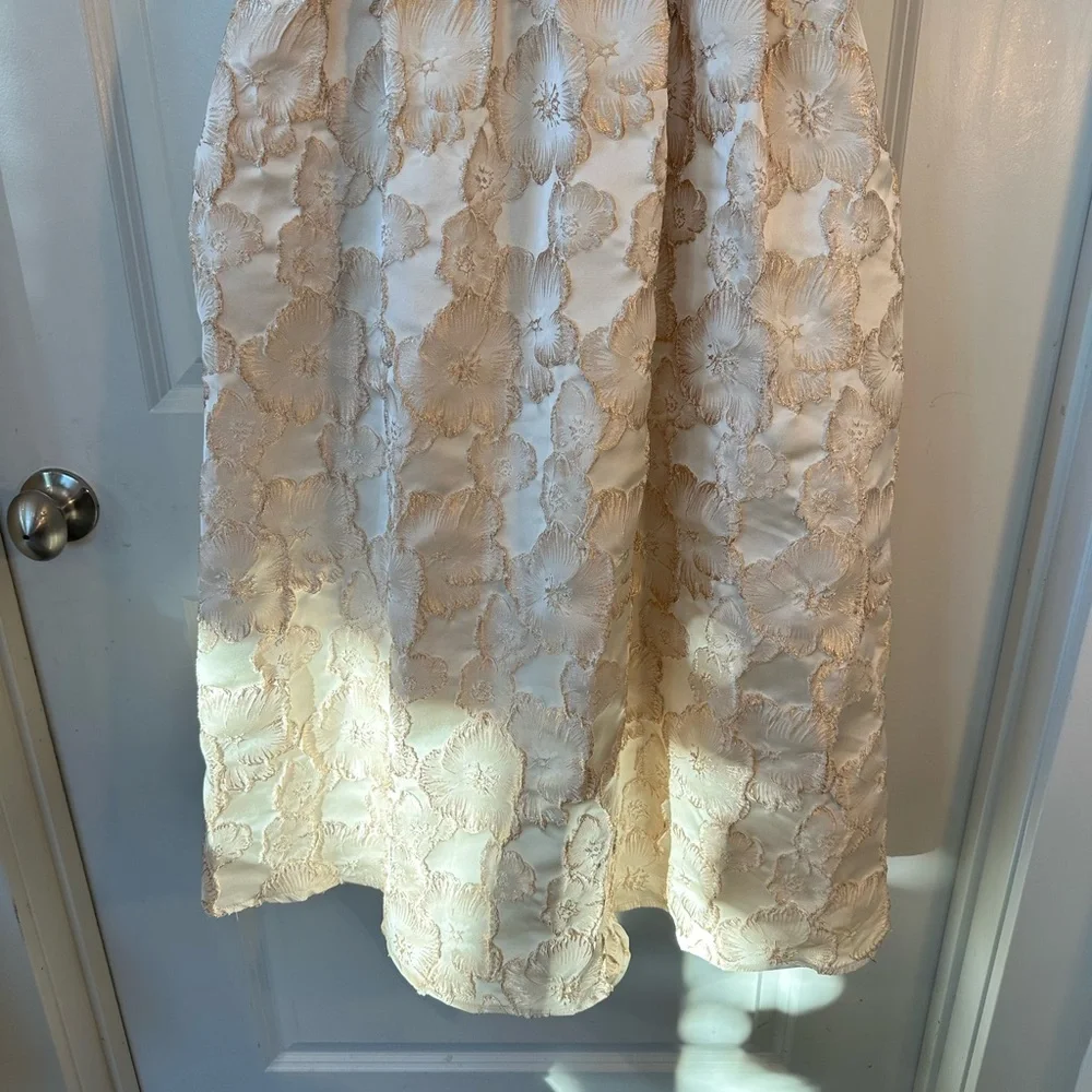 Lulu’s Cream & Gold Floral Jacquard Tie Strap Pockets Full Skirt MIDI Dress, S - Picture 10 of 14